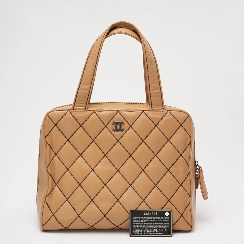 Chanel Kontrast Bowler Handtasche Beige