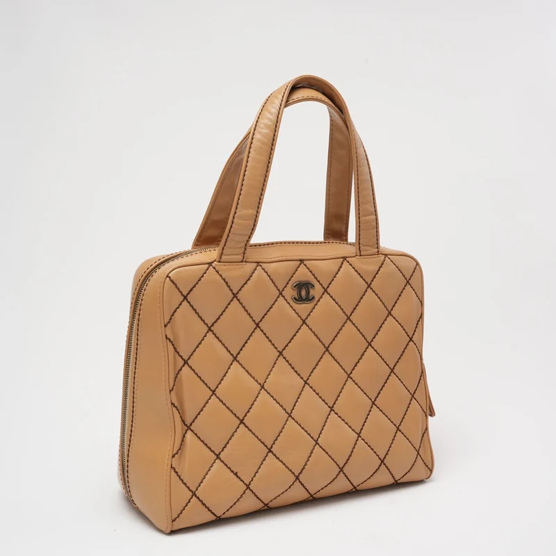 Chanel Kontrast Bowler Handtasche Beige
