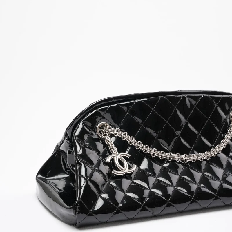 Chanel Just Mademoiselle Umhängetasche Schwarz