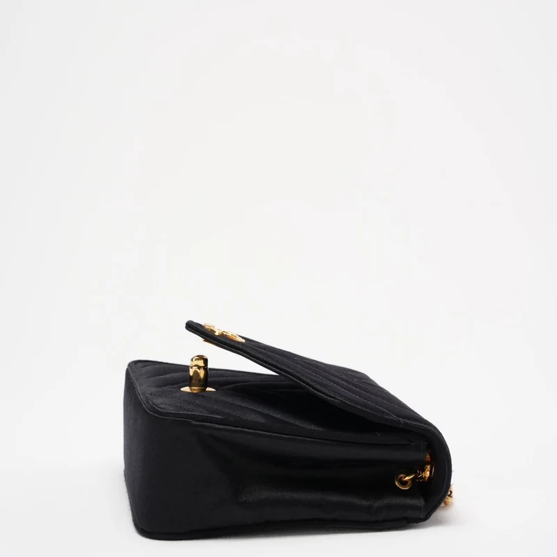 Chanel Timeless Chevron Mini Square Seide Dunkelblau