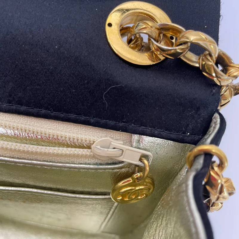 Chanel Timeless Chevron Mini Square Seide Dunkelblau