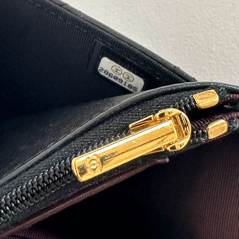 Chanel Schwarze Geldbörse auf Kettentasche Lammleder 2019