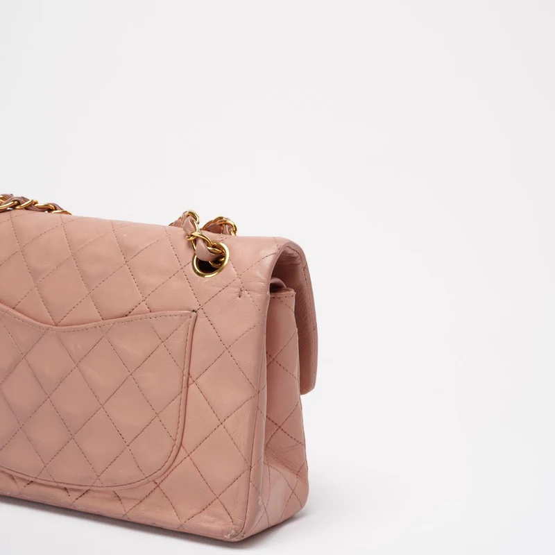 Chanel Vintage – Kleine klassische Flap-Tasche aus rosa Lammleder