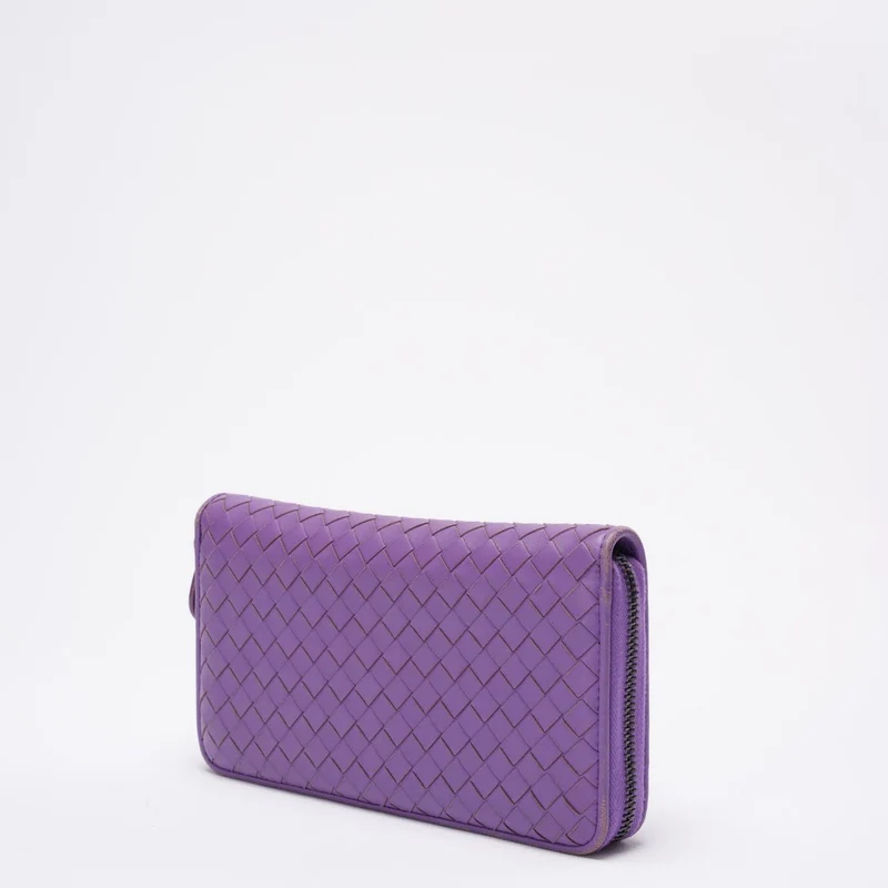 Bifold-Geldbörse aus Intrecciato-Gewebe von Bottega Veneta