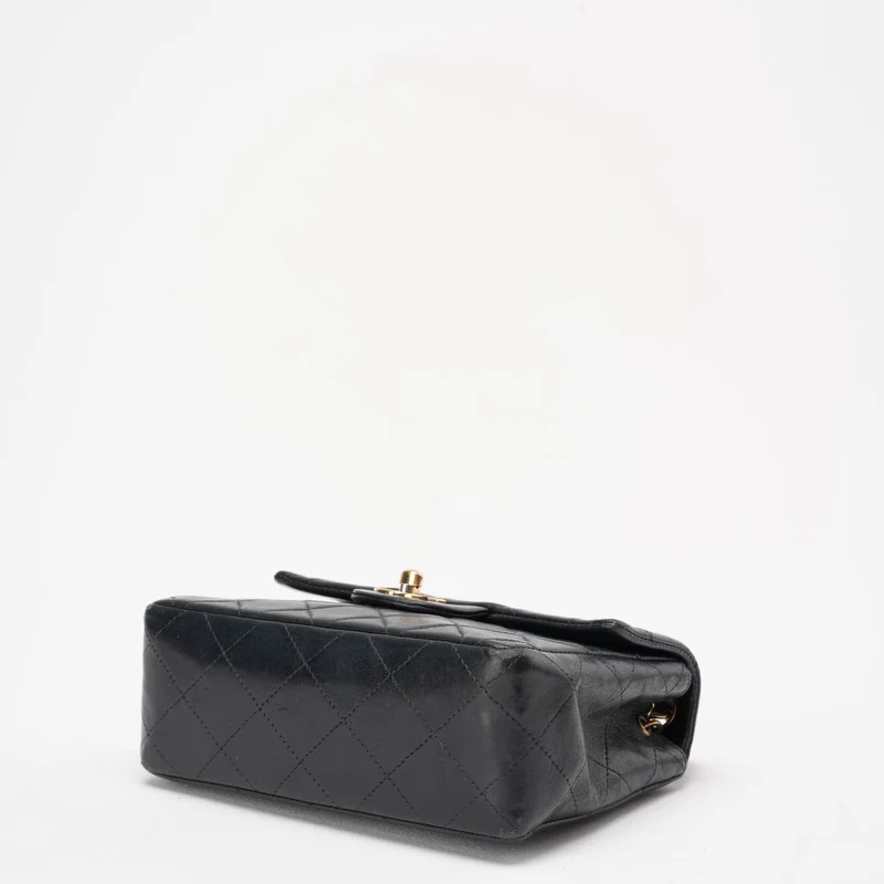 Chanel Schwarze Vintage Mini-Flap-Quadrat-Tasche 2000er