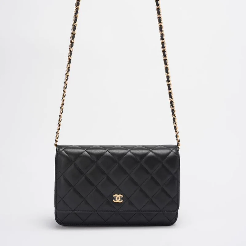 Chanel Wallet On Chain (WOC) Schwarze Tasche aus Lammleder mit goldenen Beschlägen 2018