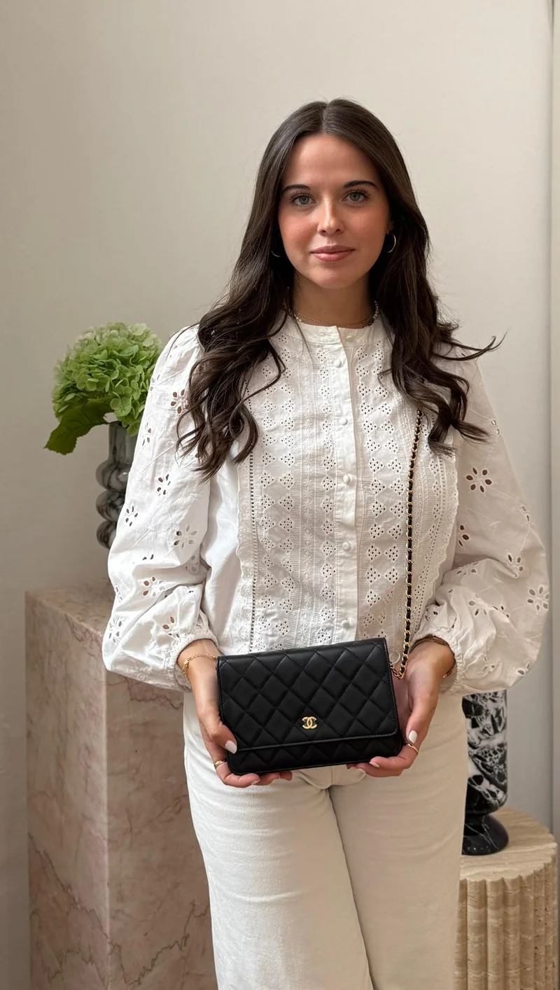 Chanel Wallet On Chain (WOC) Schwarze Tasche aus Lammleder mit goldenen Beschlägen 2018