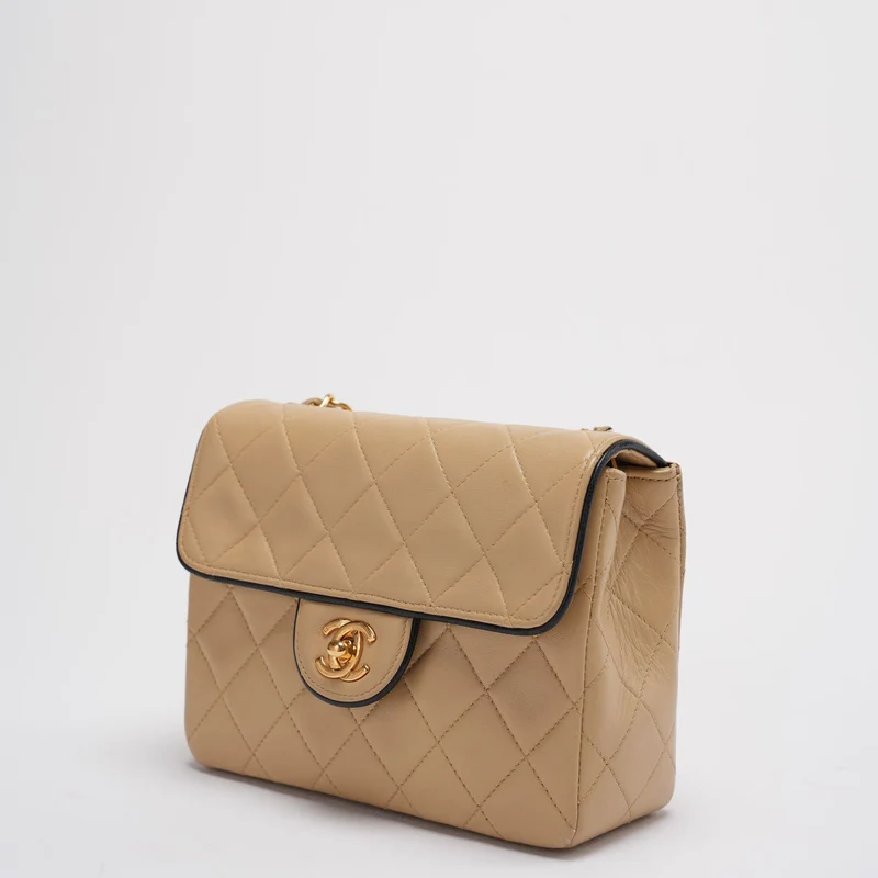 Chanel Vintage Classic/Timeless Mini Square Flap 11.12 Tasche in Beige-Schwarz mit 24 Karat Goldbeschlägen