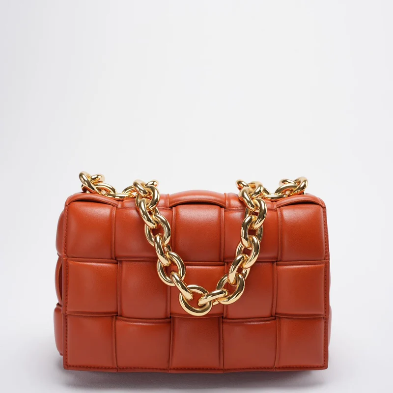 Bottega Veneta Camel CIntrecciato gepolsterte Kettenkassettentasche