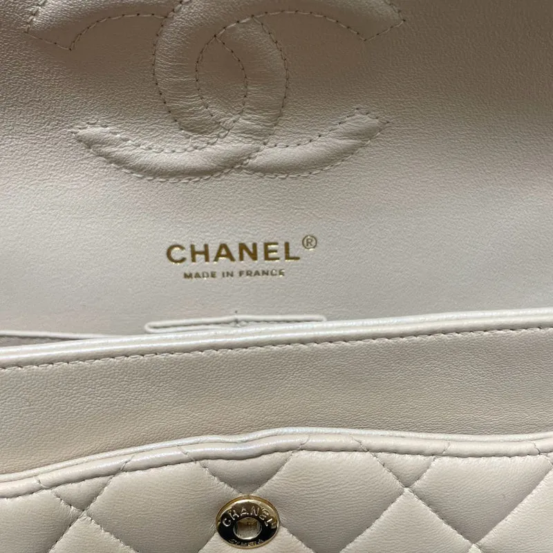 Chanel Classic Flap Bag mittel Beige