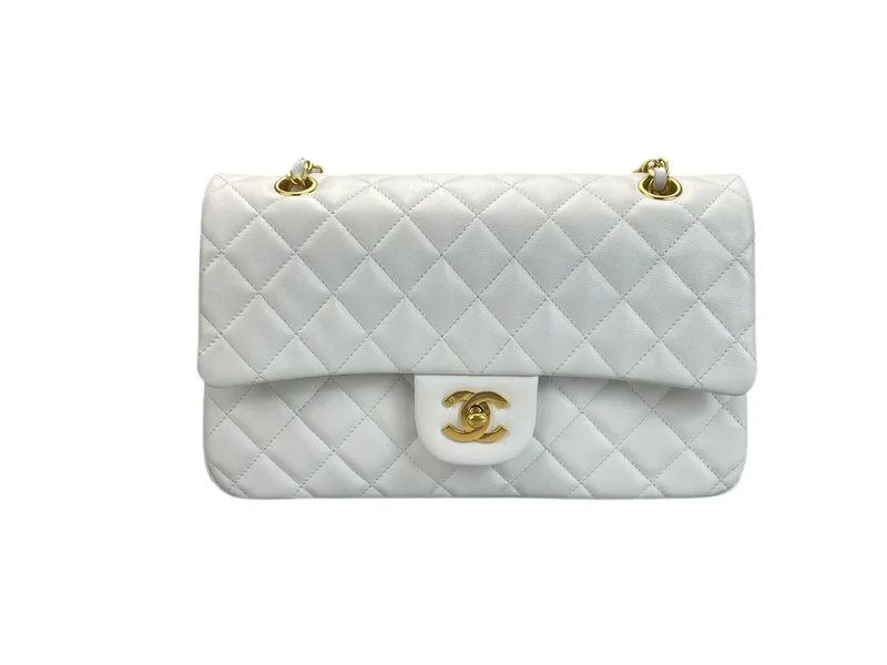 Chanel Vinateg – Klassische Flap Bag in Weiß mit goldener Hardware