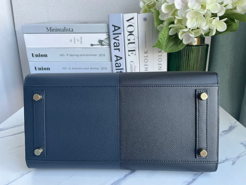 Hermes Birkin Bag 30 aus blauem Indigo und schwarzem Epsom-Leder mit goldener Hardware