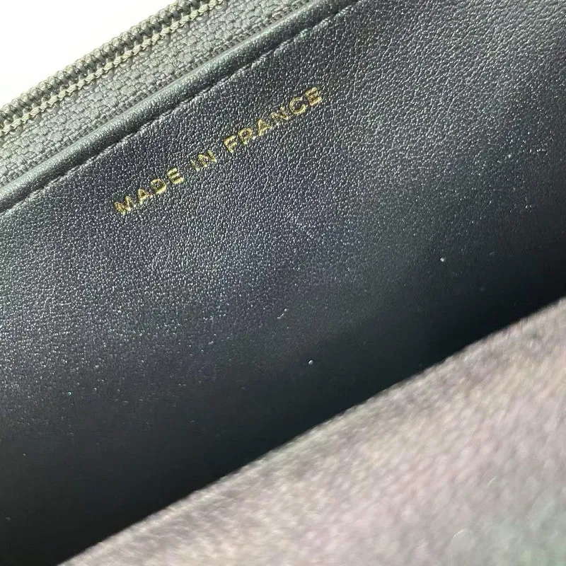 Chanel Black Caviar Wallet an der Kette (WOC) Goldbeschläge