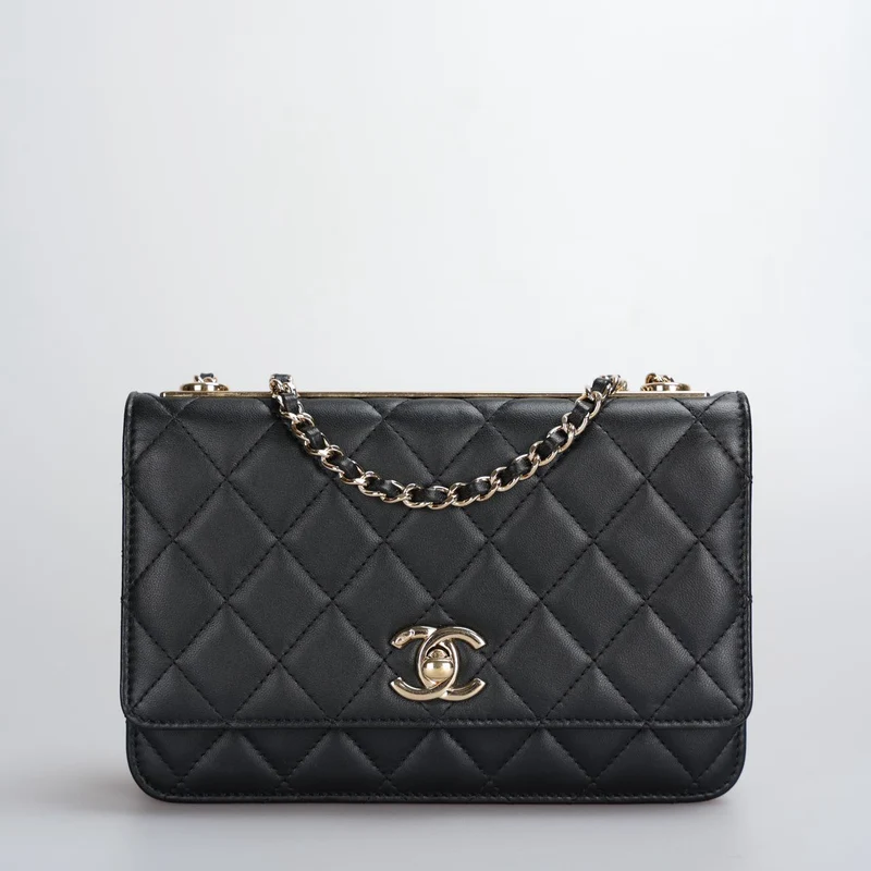 Chanel Trendy CC Geldbörse an Kette WOC Schwarzes Lammleder Gold Hardware