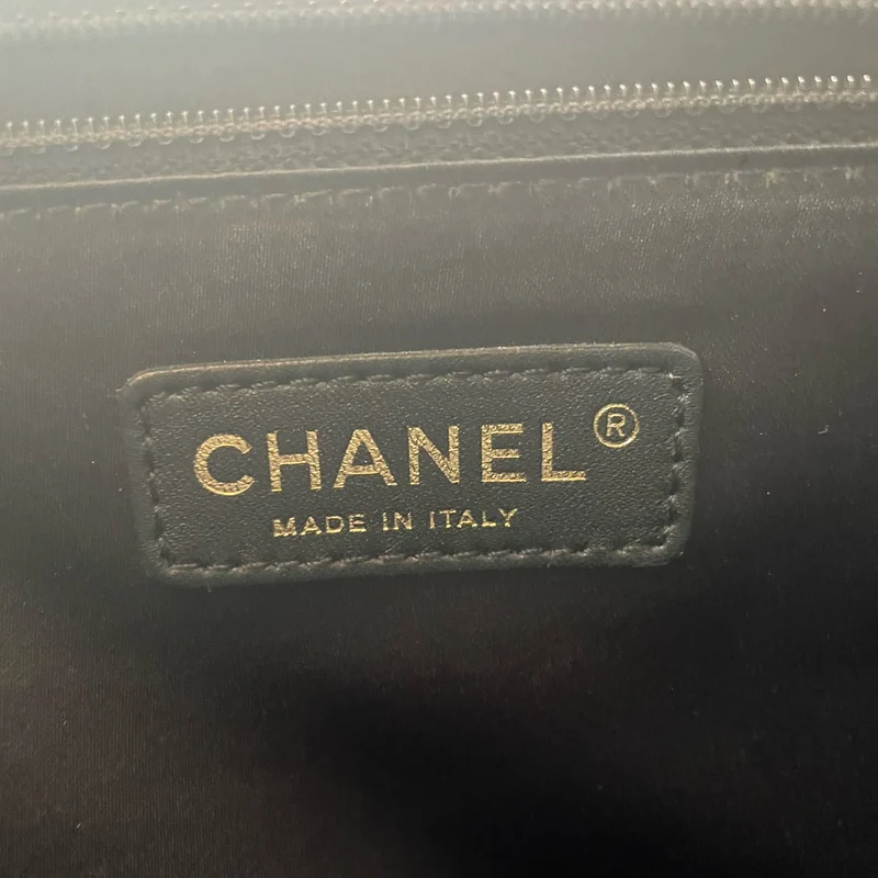 Chanel Grand Shopping Tote Schwarze GST-Tasche aus Kaviarleder mit goldener Hardware Medium