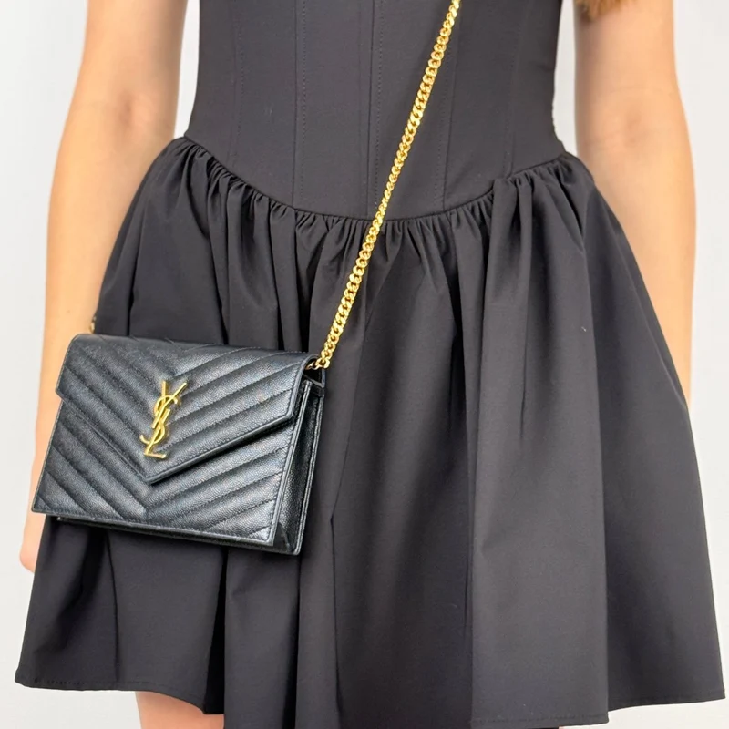 Saint Laurent YSL Chain Wallet Monogramm Nero Wallet auf einer Kettentasche