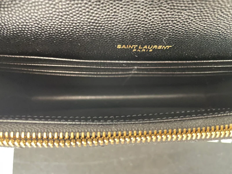 Saint Laurent YSL Chain Wallet Monogramm Nero Wallet auf einer Kettentasche