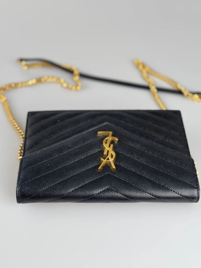 Saint Laurent YSL Chain Wallet Monogramm Nero Wallet auf einer Kettentasche
