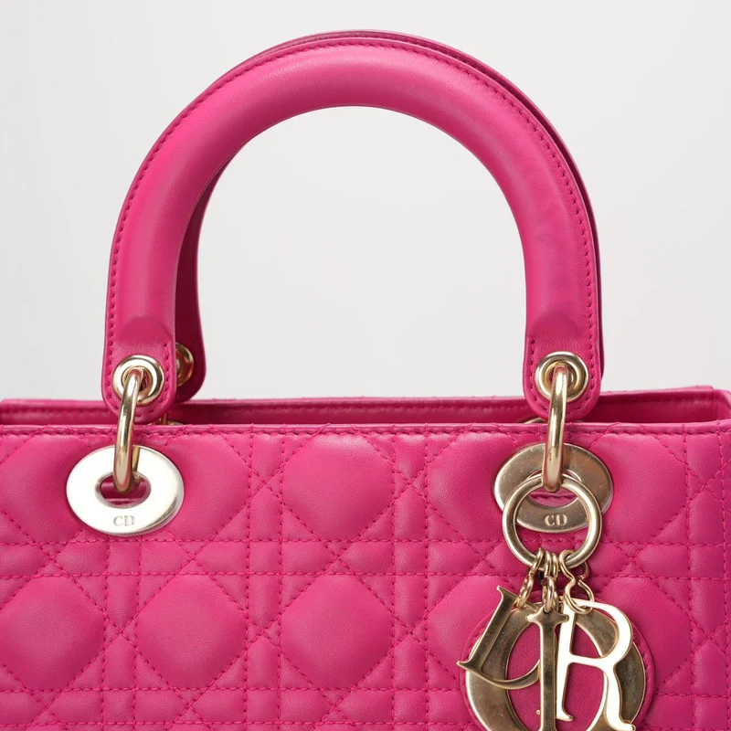 Christian Dior Pink Lady Dior aus Cannage-Lammleder mit goldenen Metallteilen, Größe M