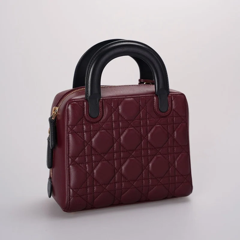 Christian Dior Cannage Lily Einkaufstasche aus Lammleder in Burgunderrot