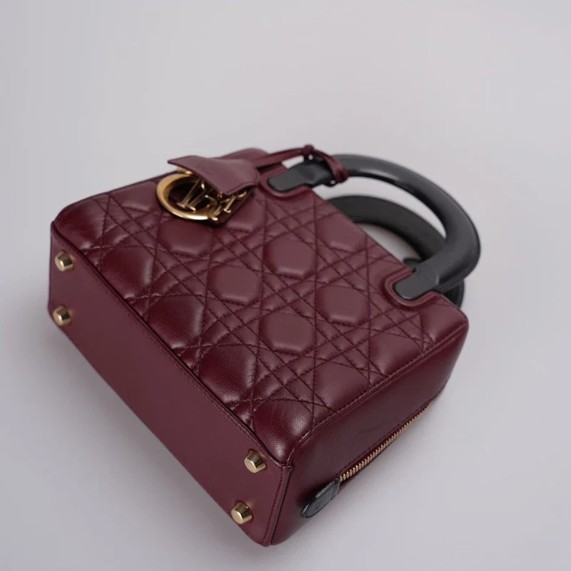 Christian Dior Cannage Lily Einkaufstasche aus Lammleder in Burgunderrot