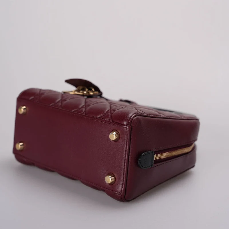 Christian Dior Cannage Lily Einkaufstasche aus Lammleder in Burgunderrot