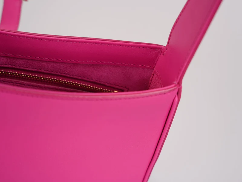 Saint Laurent 5 a 7 Fuchsia Hobo-Tasche