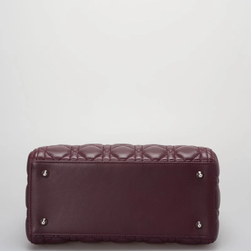 Christian Dior Burgunderrote Lady Dior Tasche aus Cannage-Lammleder mit silberner Hardware, Medium LP