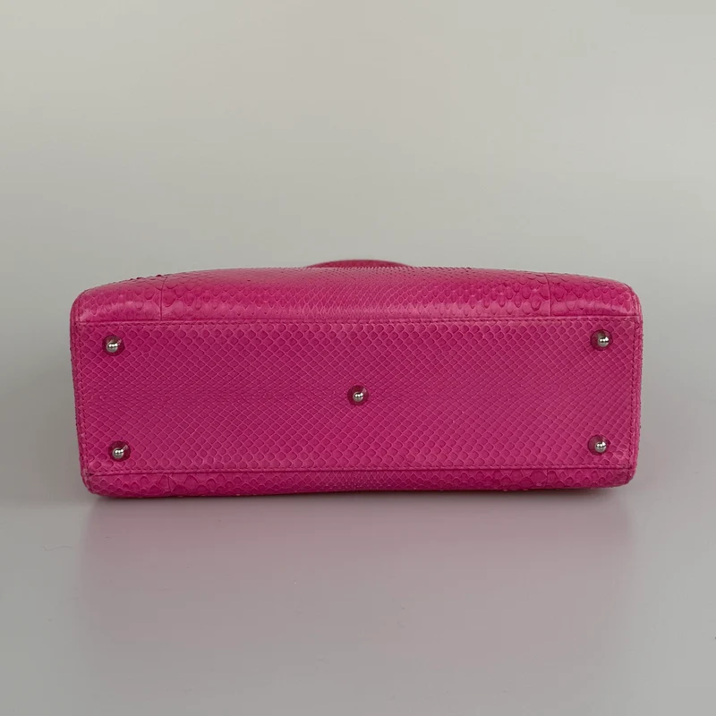 Christian Dior Große Lady Dior Tasche mit rosa Pythonleder und silberner Hardware