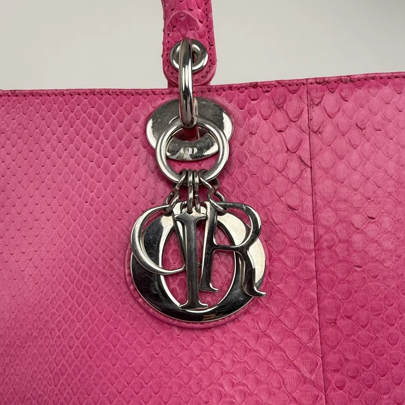 Christian Dior Große Lady Dior Tasche mit rosa Pythonleder und silberner Hardware