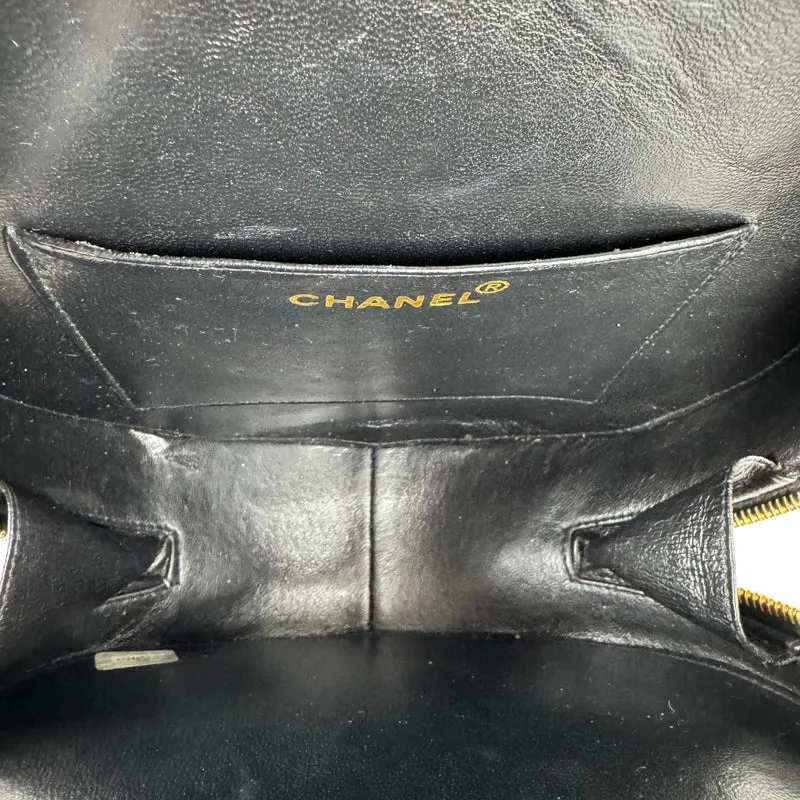 Chanel 1995 Schwarzer runder Kosmetikkoffer