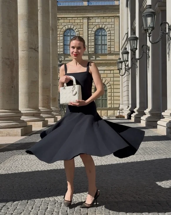 Christian Dior Kleine Lady Dior Tasche aus weißem Cannage-Lammleder mit goldenen Beschlägen