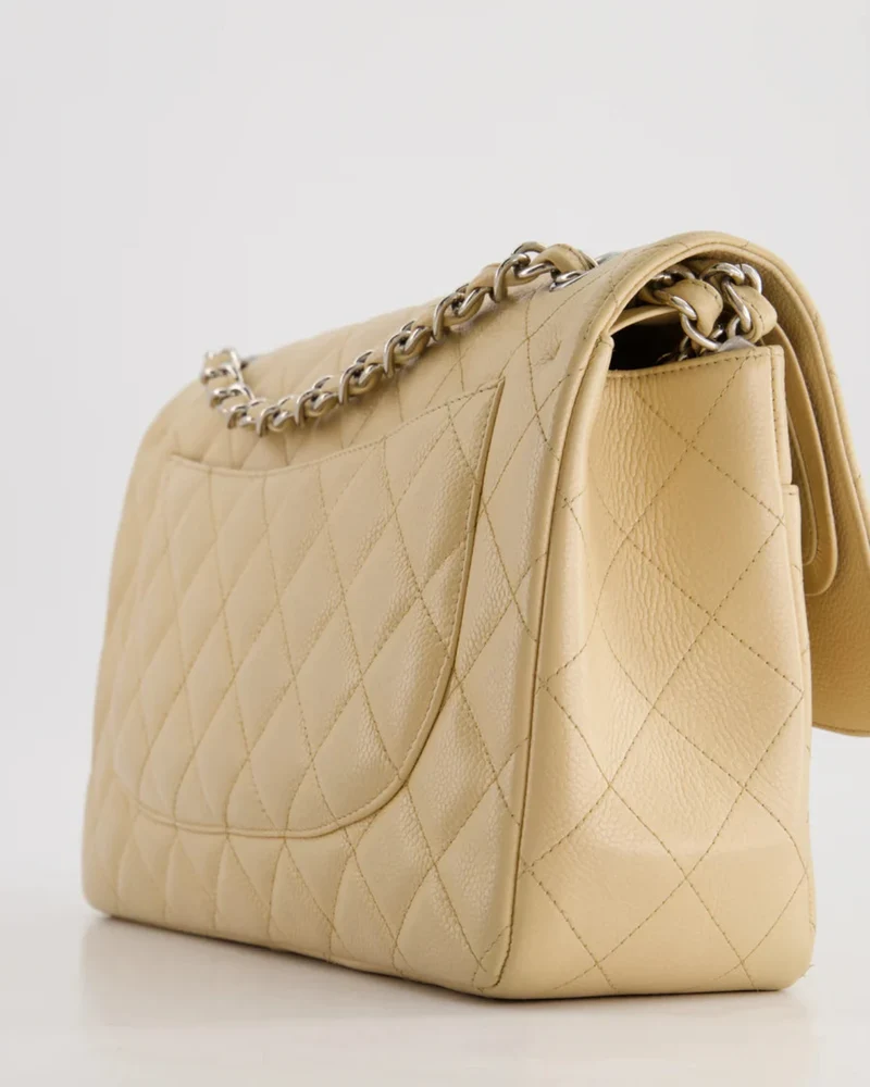 Chanel zeitlose Flap Bag Beige Jumbo Size Caviar Leder mit silberner Hardware