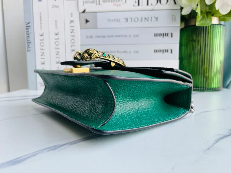 Gucci Dionysus Mini-Tasche in Smaragdgrün