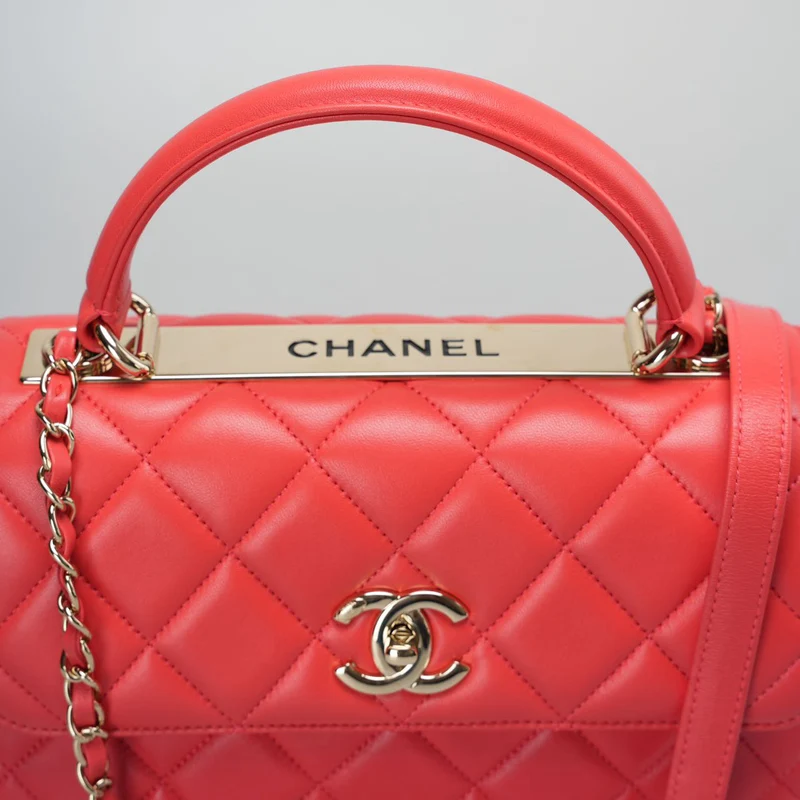 Chanel Rote kleine trendige CC-Tasche aus Lammleder mit champagnergoldener Hardware