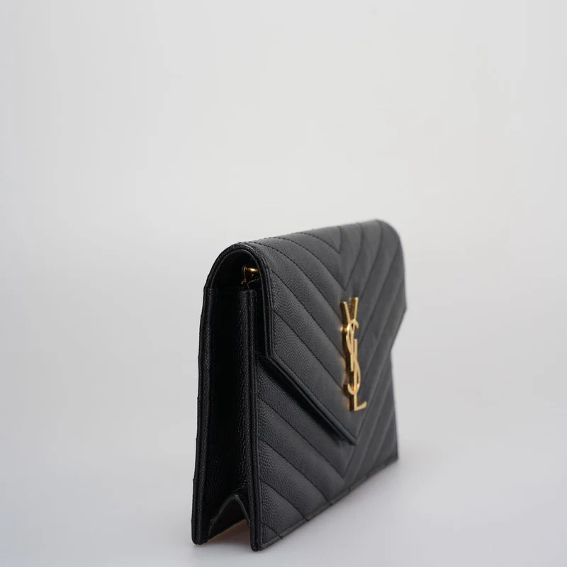 Saint Laurent – ​​Kleines Portemonnaie mit Monogramm auf Kettentasche in Schwarz mit goldfarbenen Metallteilen