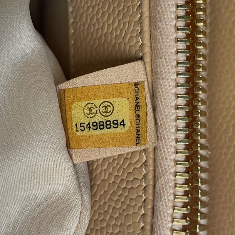 Chanel Beige Grand Shopping Tote GST Tasche aus Kaviarleder mit goldener Hardware