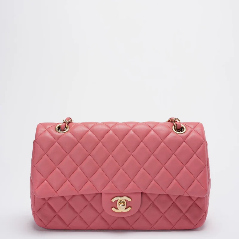 Chanel Classic Medium Flap Bag Valentine's Edition aus rosa Lammleder mit goldenen Beschlägen