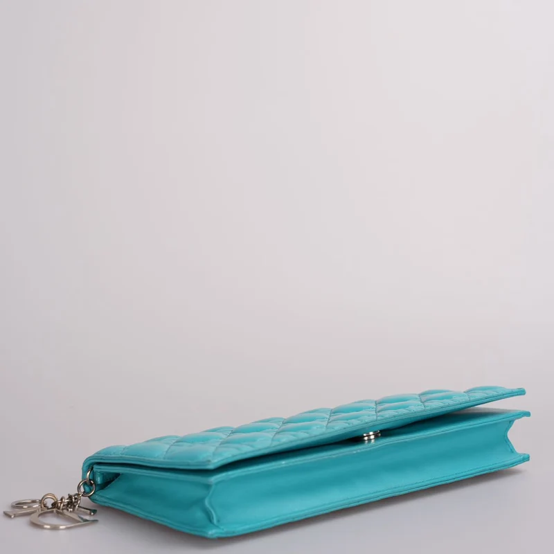 Dior Aquagrüne Lady Dior Clutch aus Cannage-Leder mit Kette