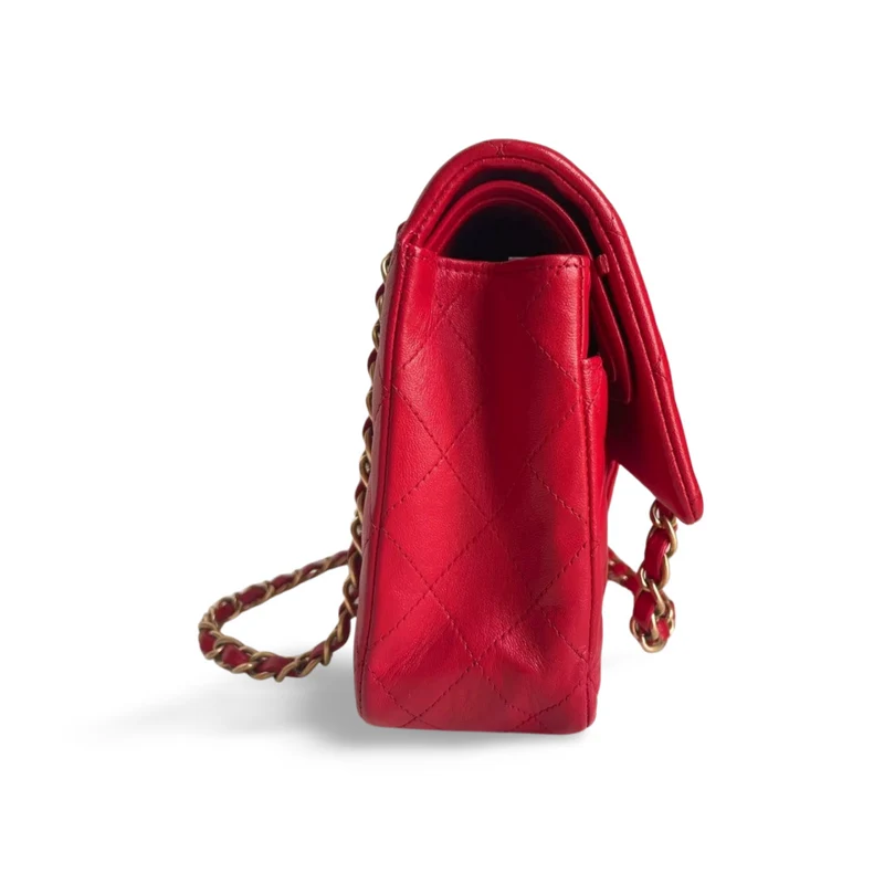 Chanel Red Classic Double Flap Bag aus mittelgroßem Lammleder mit goldenen Beschlägen