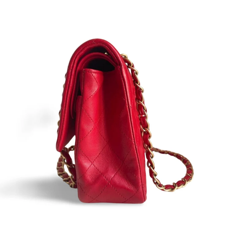 Chanel Red Classic Double Flap Bag aus mittelgroßem Lammleder mit goldenen Beschlägen