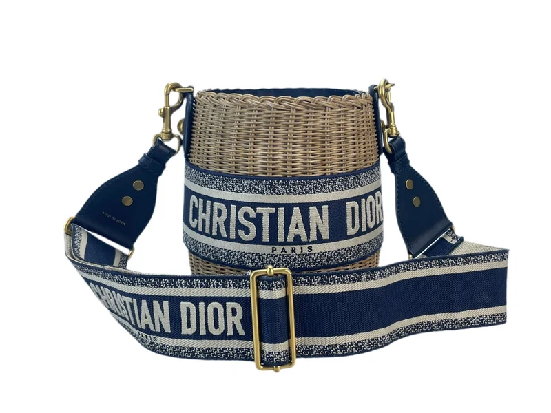Dior Dioriviera Beuteltasche aus Korbgeflecht und blauem Canvas mit goldenen Beschlägen