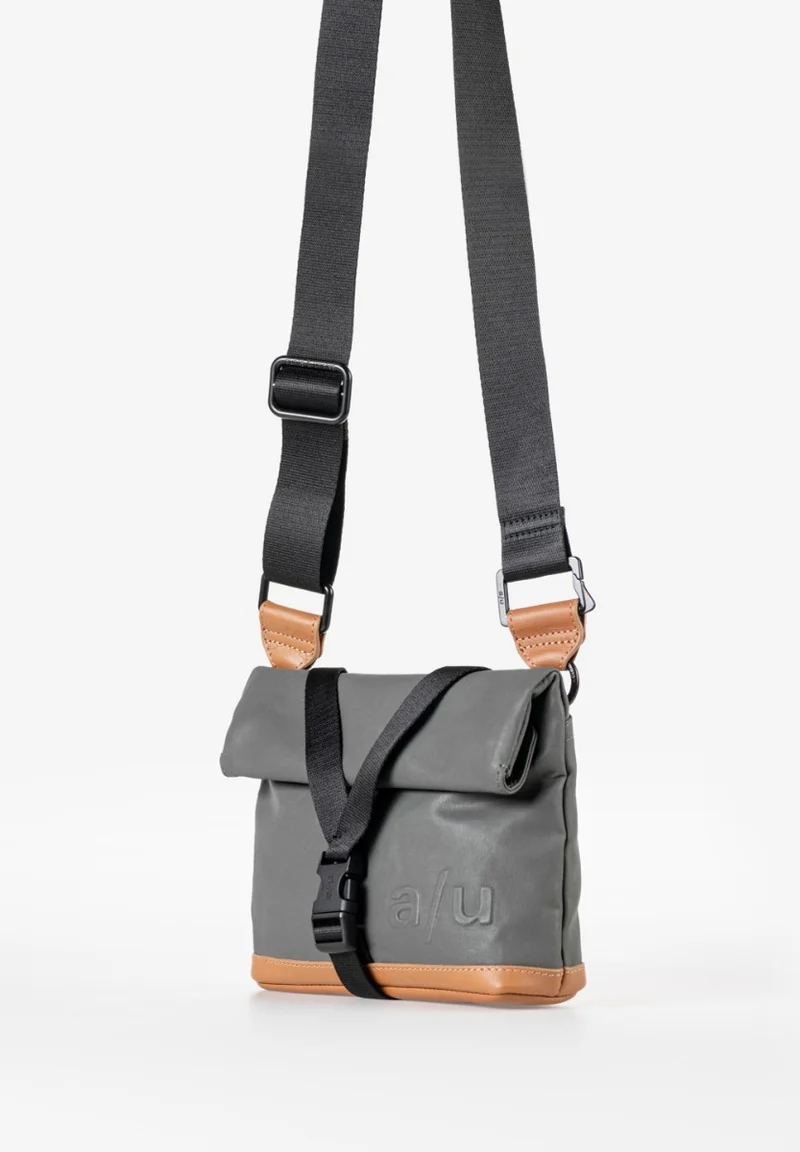 Aunts & Uncles Tsu Gürteltasche