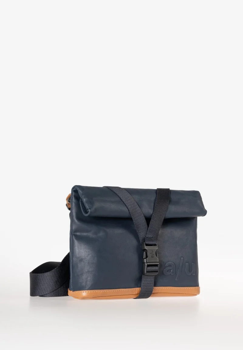 Aunts & Uncles Tsu Gürteltasche