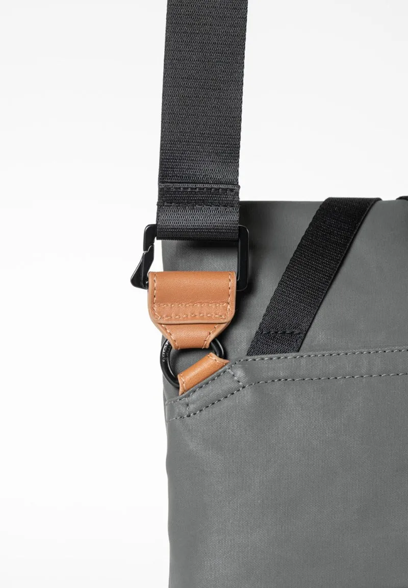 Aunts & Uncles Tsu Gürteltasche