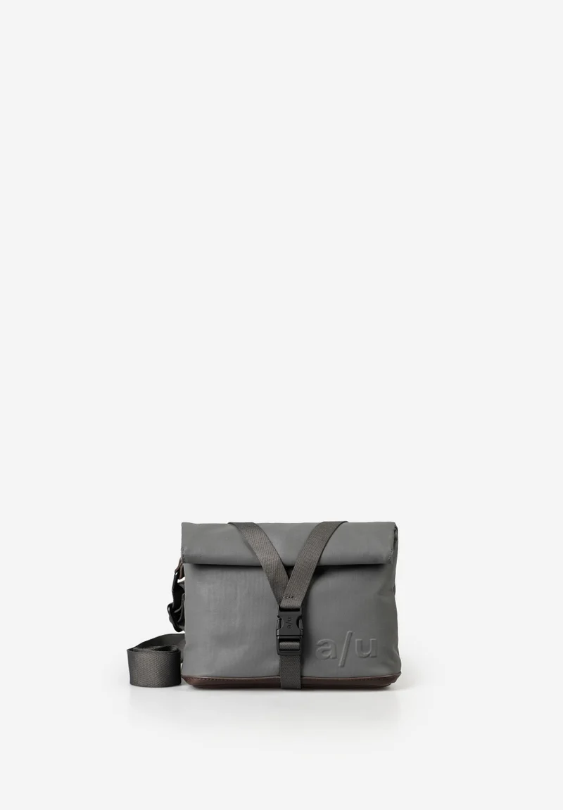 Aunts & Uncles Tsu Gürteltasche