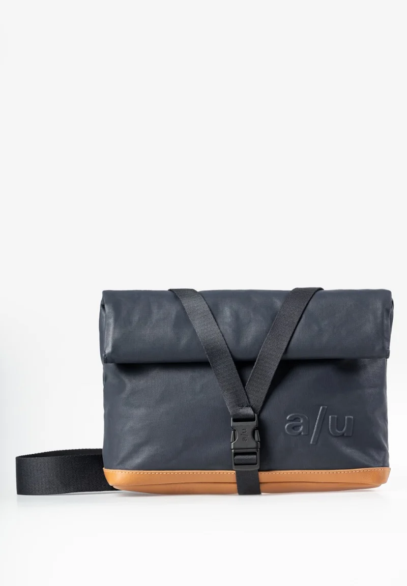 Aunts & Uncles Yao Überschlagtasche