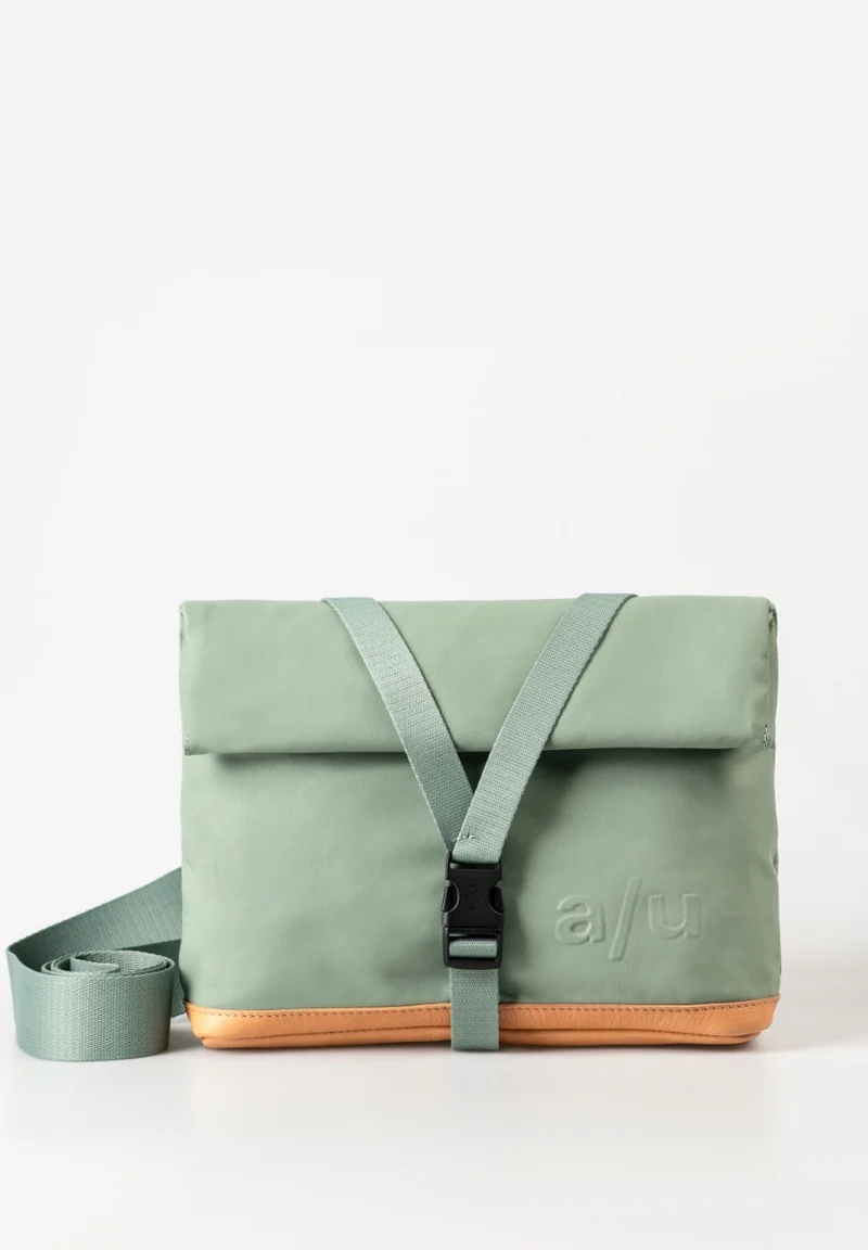 Aunts & Uncles Yao Überschlagtasche