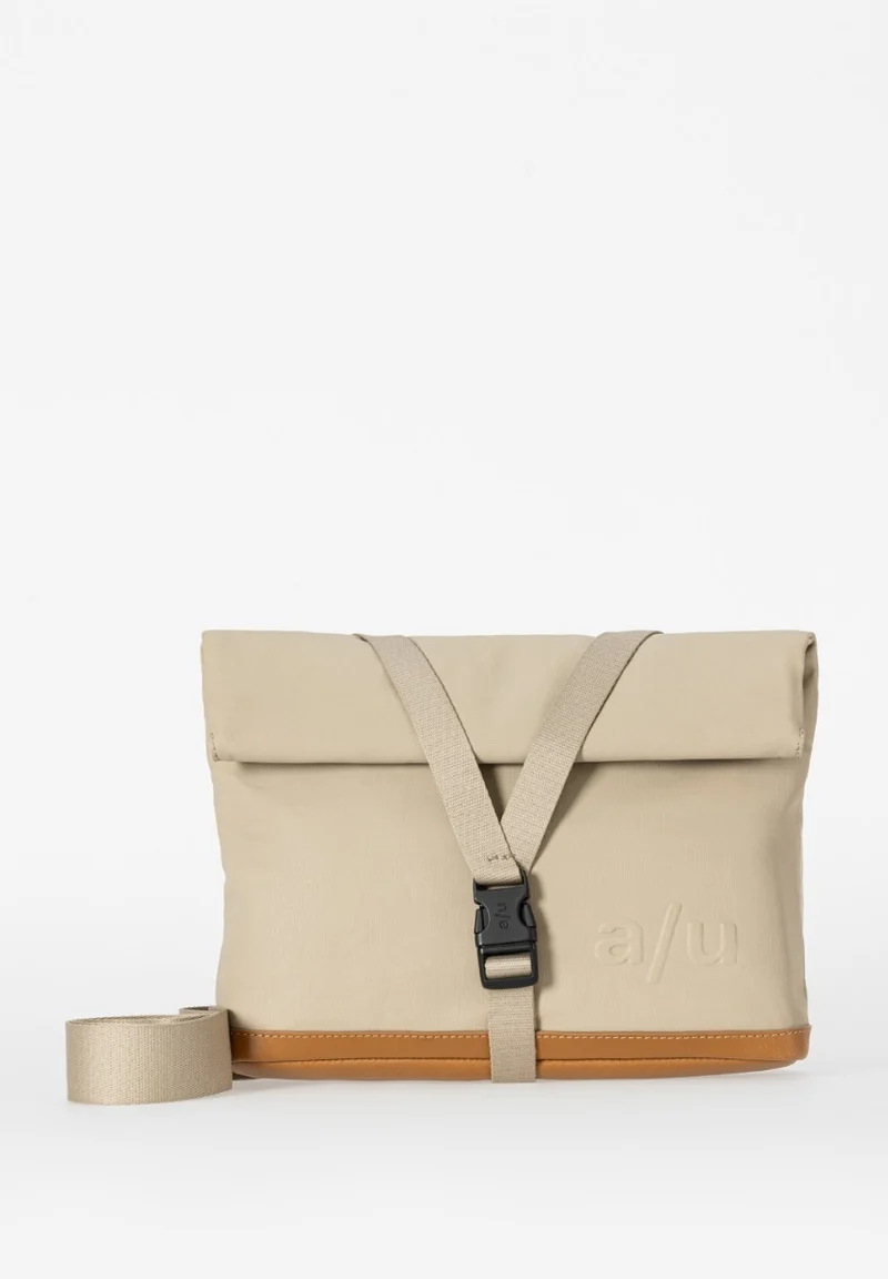 Aunts & Uncles Yao Überschlagtasche