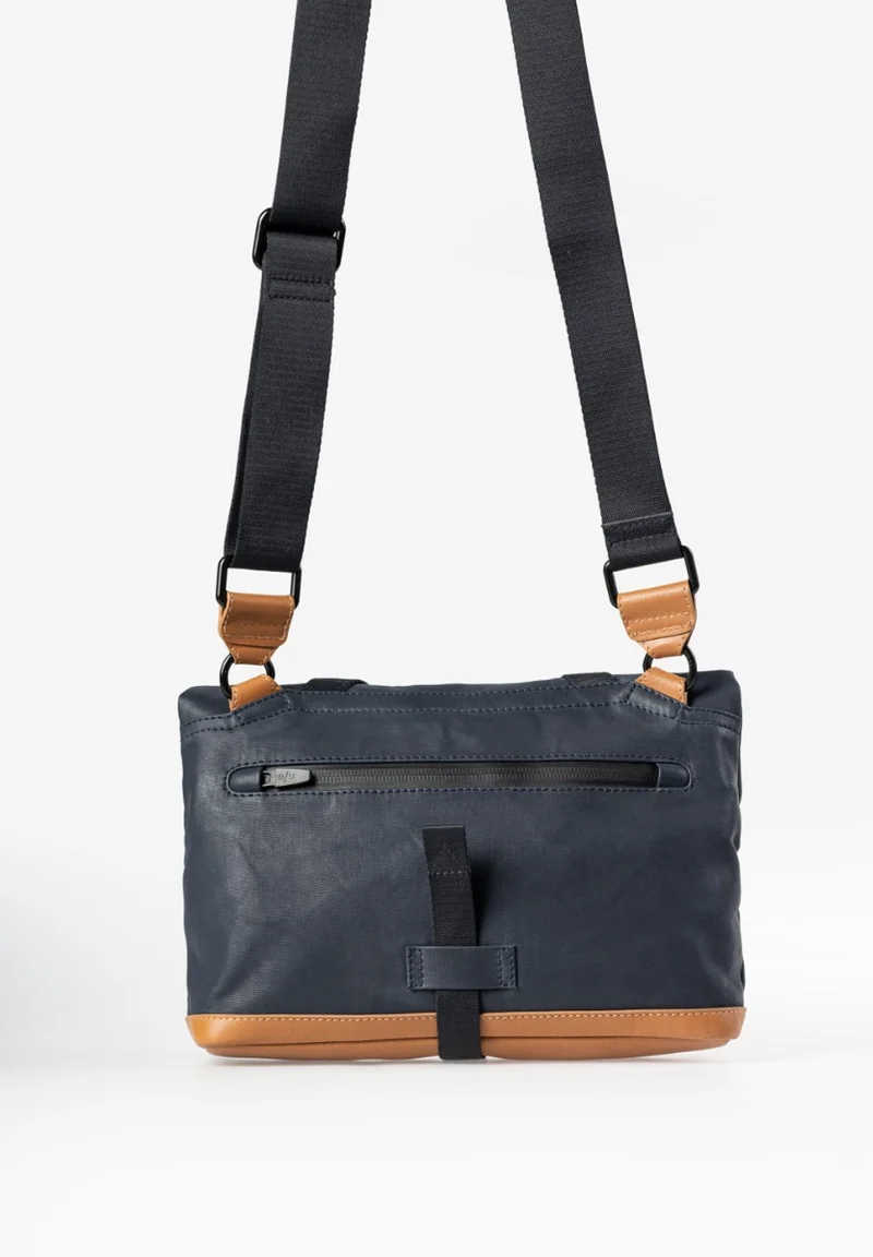 Aunts & Uncles Yao Überschlagtasche